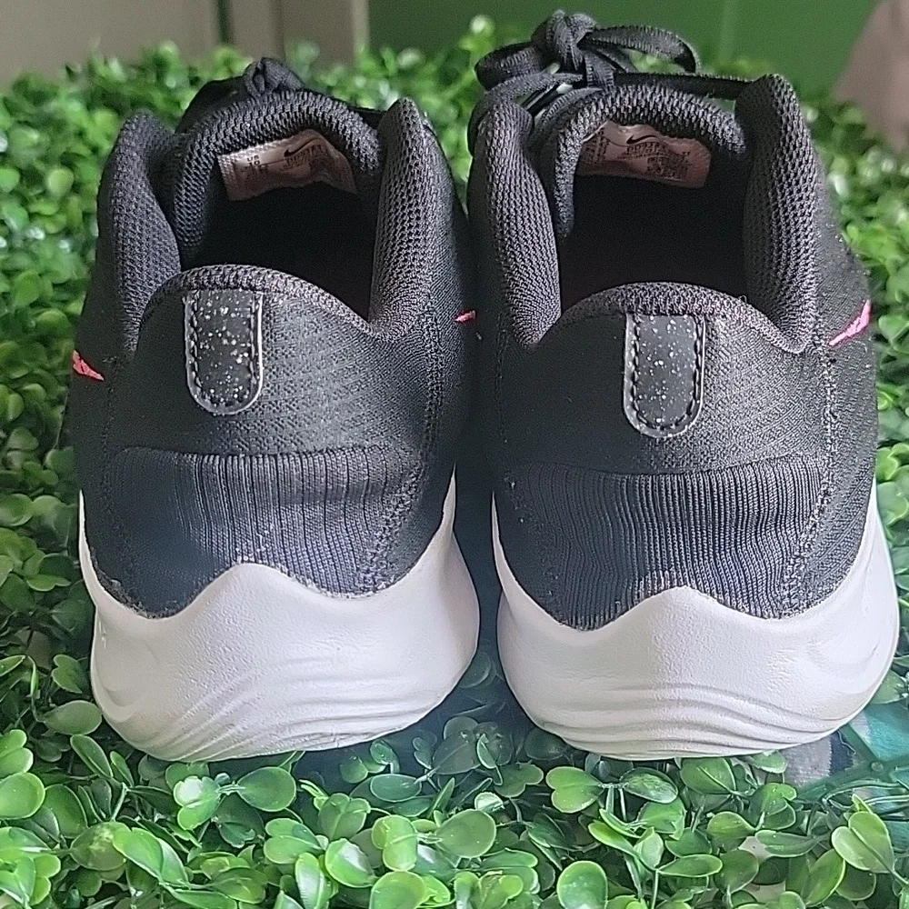 Nike Flex Black and Pink Shoes - Picture 3 of 6